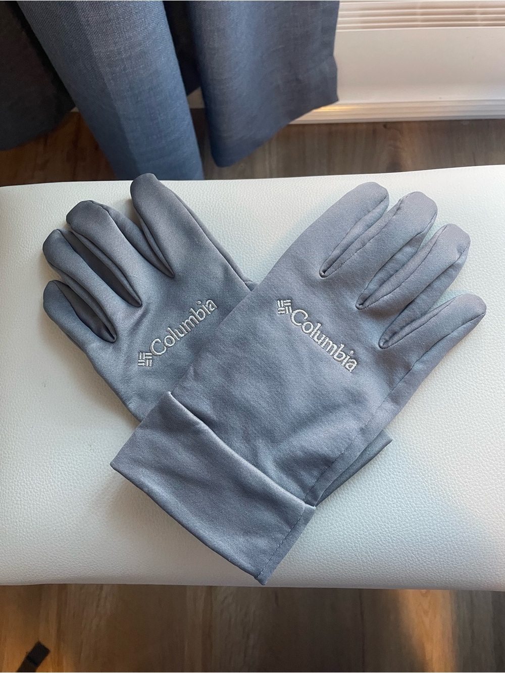 Columbia UNISEX Grey Lightweight Liner Gloves | Brand New / Never Worn